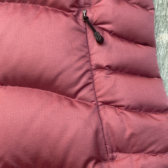 Patagonia Women's Vest in Mauve Pink - Picture 3 of 9